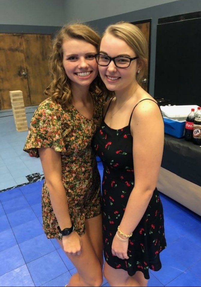 LydiaKramer13's tweet photo. HAPPY BIRTHDAY @MaddyHalpin 🎂 I love and miss you so much, thanks for sticking with me for the past 14 years😘 I hope you have a wonderful day❤💙 https://t.co/1V72QpK2sv