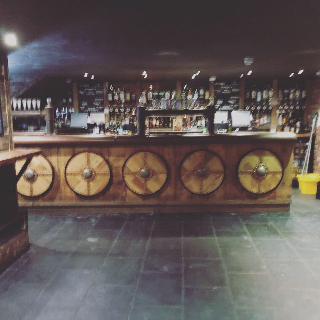 BAmusicALLISON's tweet photo. TONIGHTS VENUE‼️ Stramash in Edinburgh 🇬🇧 UK. Our last show in the UK then we will be heading to Denmark! Thank you to all who have come out! #rufrecords #stramashedinburgh #bluescaravan2018 #bernardallison #mikezito #vanjasky #rogerinniss #mariodawson #bratgirlmedia https://t.co/Lzq0MjnOpV