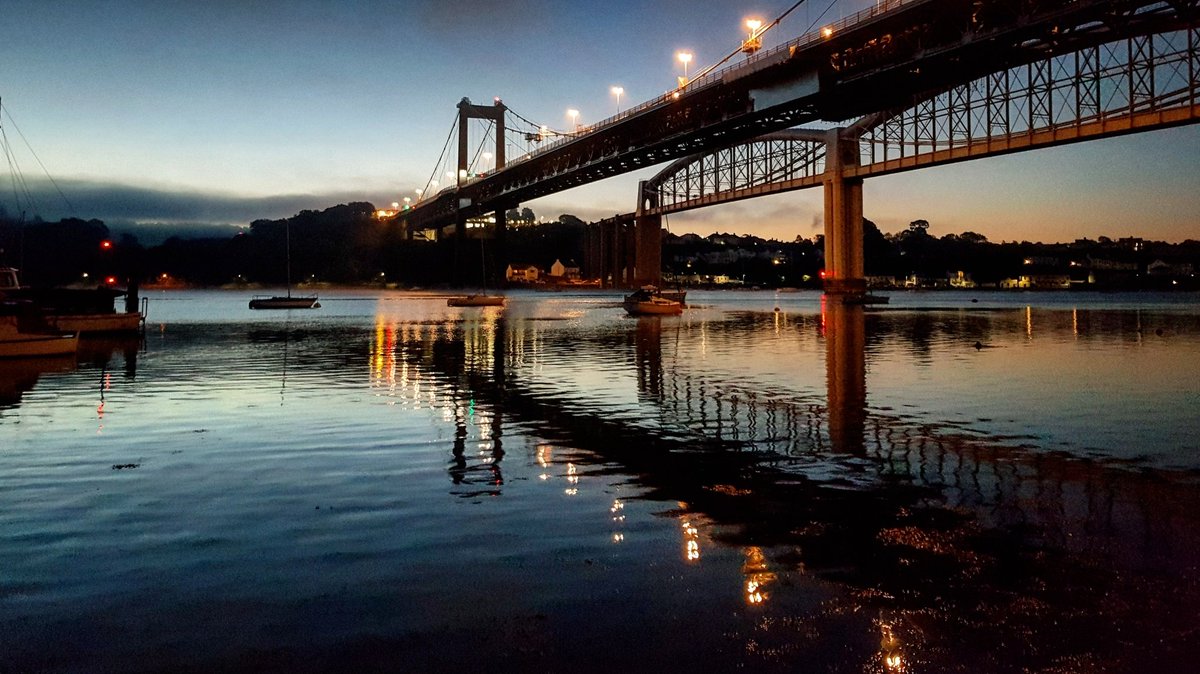 isuplife's tweet photo. Not bad motivation for getting on thw water before sunrise this morning. #sunrise #bridges #brunel #suplife #SUP #Cornwall #Devon #morningmotivation #river #saltash https://t.co/6gPtPJ6ako