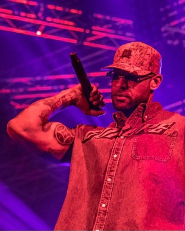 Suprema6C's tweet photo. Booba envoie de la force à Koba La D https://t.co/enlQrv6036 https://t.co/HG2d3Di016