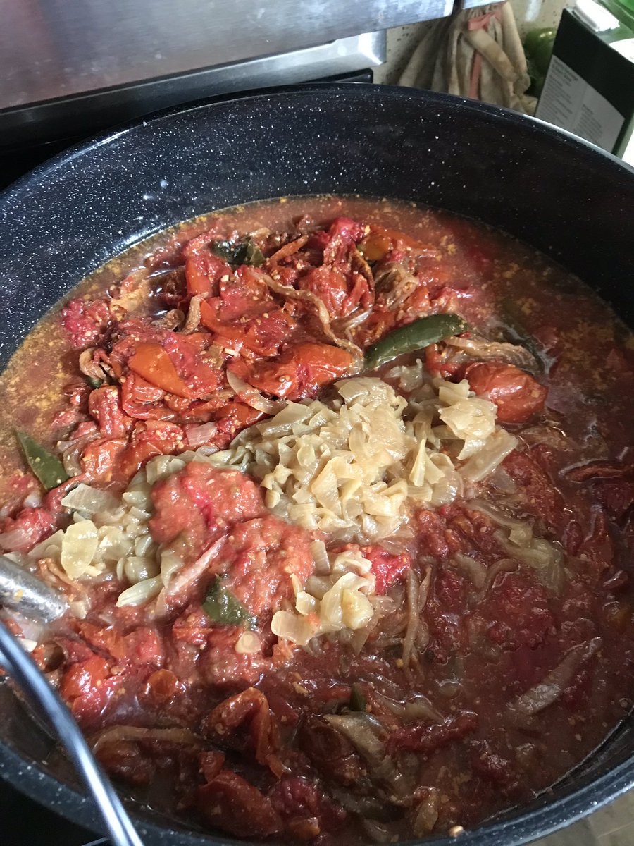 schroeder_ann's tweet photo. Canning With Uncle Roger #RoastedTomatoBasilSoup #TasteTestMethod #AddALittleSugar https://t.co/NMLqbysp5e