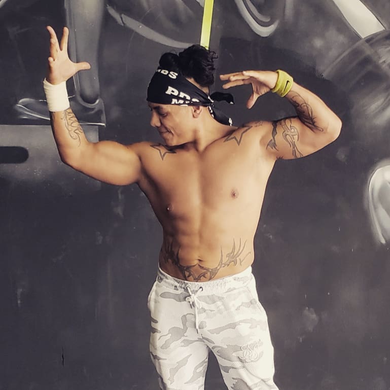 JUVENTUDGUERRE2's tweet photo. Si estas a punto de rendirte , piensalo 2 vaces ...recuerda que yo nunca me rendi !!! #STAYJUICY #fit #fitnessmotivation #fitlife #Juventudguerrera #theonetheonlyonethejuiciestone #Cruiserweightmaster #Luchamaster
#MADJUICE #MAD #superstar #dj #TheJuice 😎🔝
@LaArenaTV https://t.co/SOuPryLjju