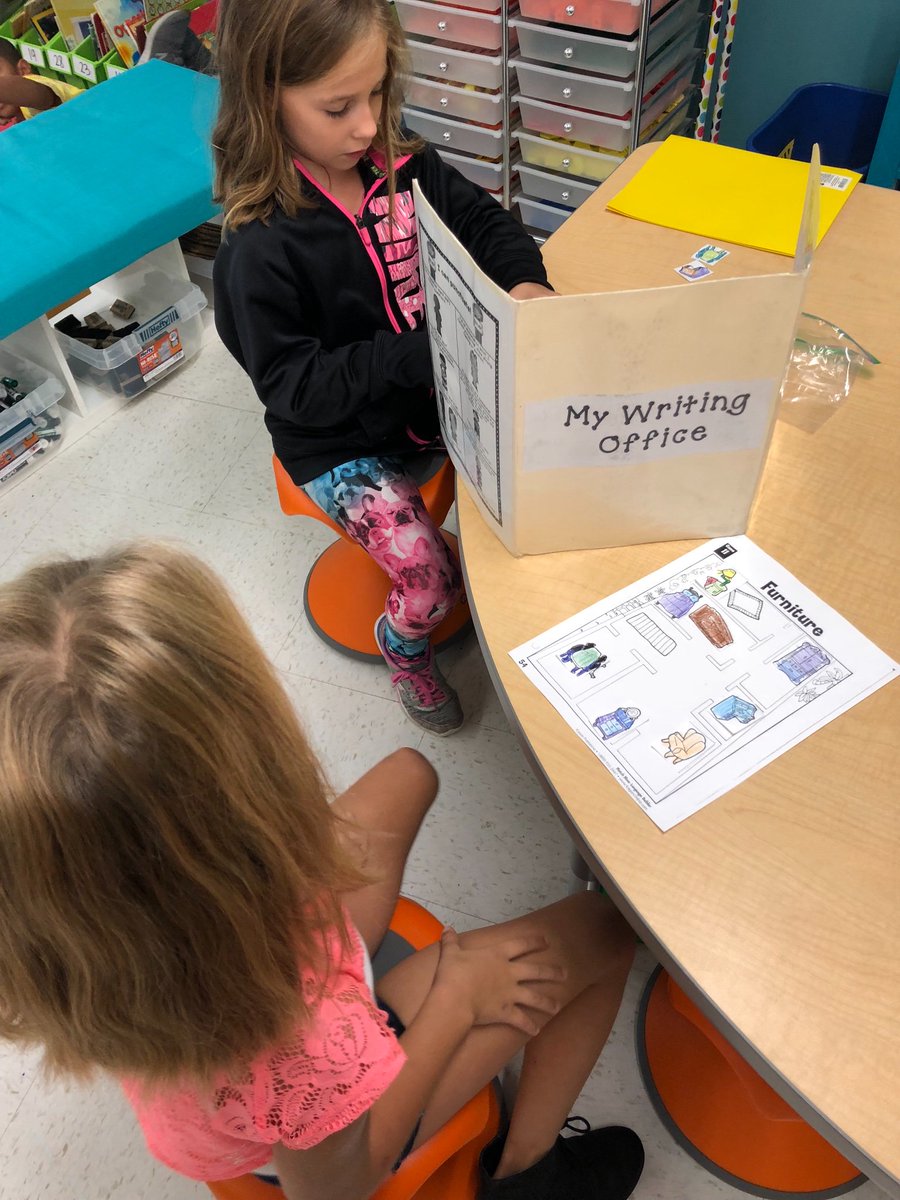 MrsOswald1's tweet photo. Students in @MrsOlsonsRoom doing #matchmine! 👍 #kagan #cooperativelearning #hamfam #molinepride https://t.co/CRRjN7caH5
