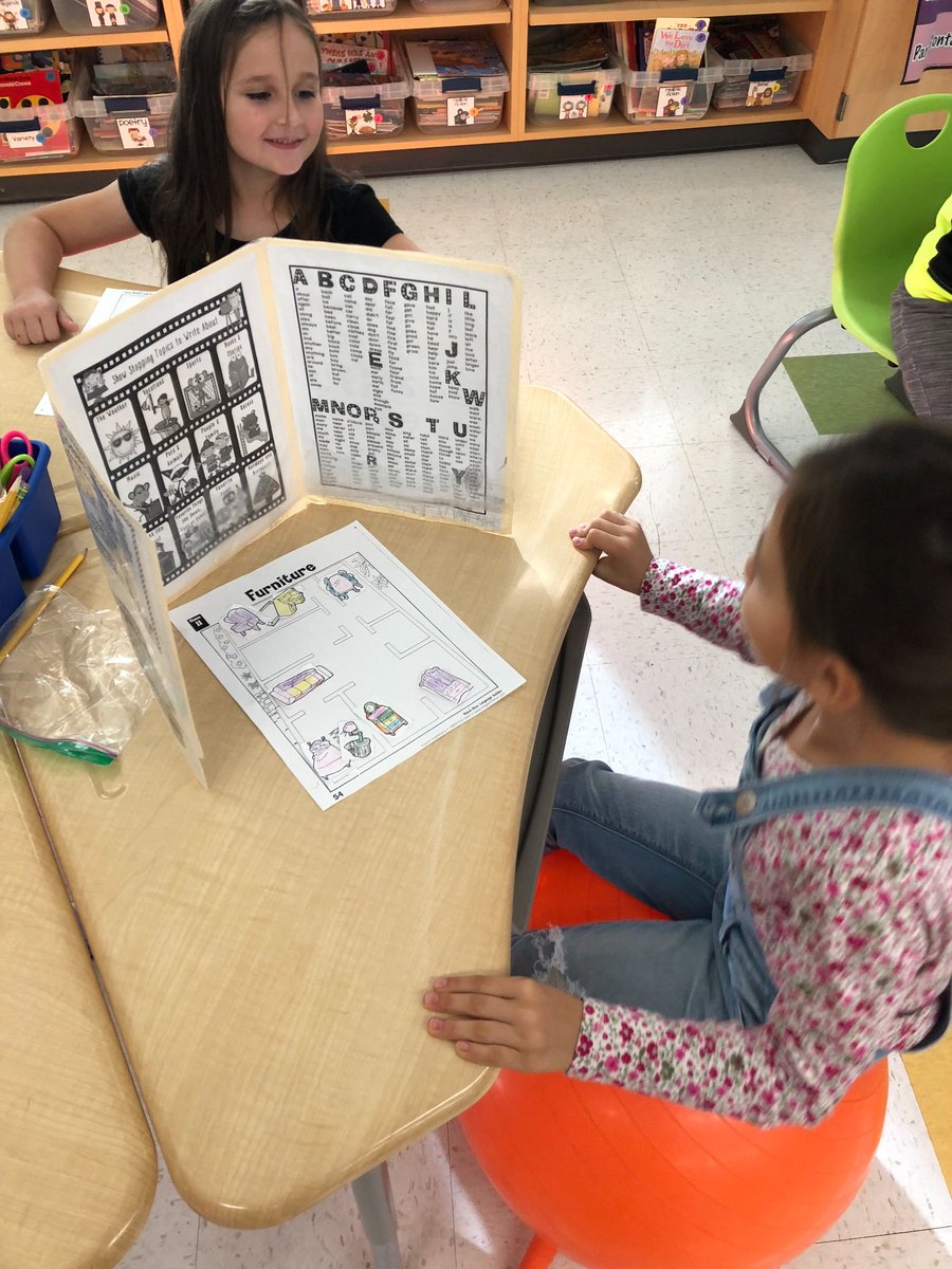 MrsOswald1's tweet photo. Students in @MrsOlsonsRoom doing #matchmine! 👍 #kagan #cooperativelearning #hamfam #molinepride https://t.co/CRRjN7caH5