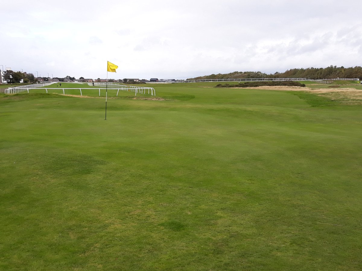 LinksFairways's tweet photo. Travel: A long walk from the station to the Musselburgh Links this morning at the start of the @golfeastlothian coastal route. #Golf #TheOpen #EastLothian #Musselburgh #Racecourse #UnlockScotland #Railway https://t.co/DPws1K4z6p