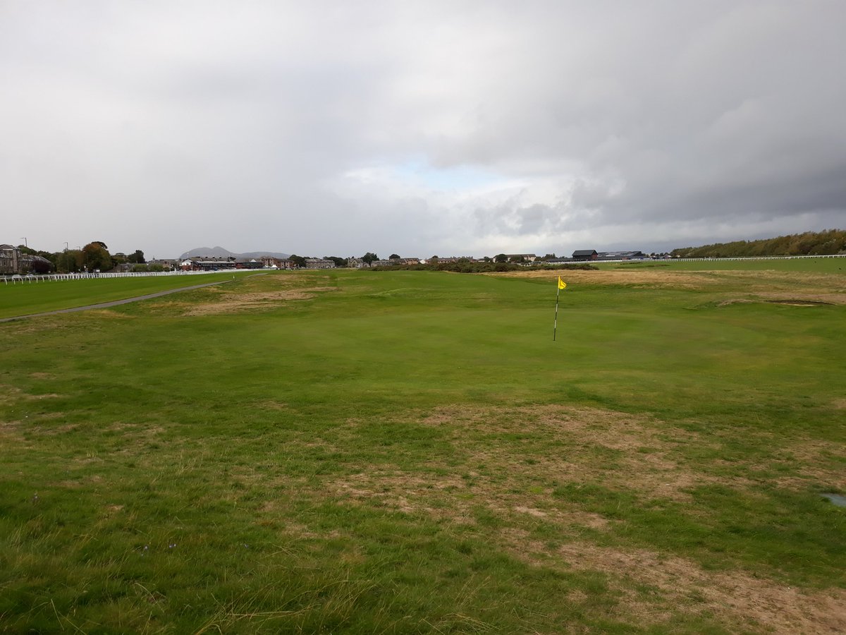 LinksFairways's tweet photo. Travel: A long walk from the station to the Musselburgh Links this morning at the start of the @golfeastlothian coastal route. #Golf #TheOpen #EastLothian #Musselburgh #Racecourse #UnlockScotland #Railway https://t.co/DPws1K4z6p