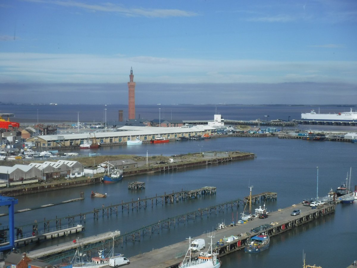 shesailsfurther's tweet photo. Thank you to the GREAT Grimsby seafood industry today for making our first study tour with Middlesbrough College such a success, collaboration at its best #skills #education @GyFishMarket @youngsseafood @grimsbyseafood @EnderbySalmon @seafishuk @RobGreenchef https://t.co/VZTNhFyuYD