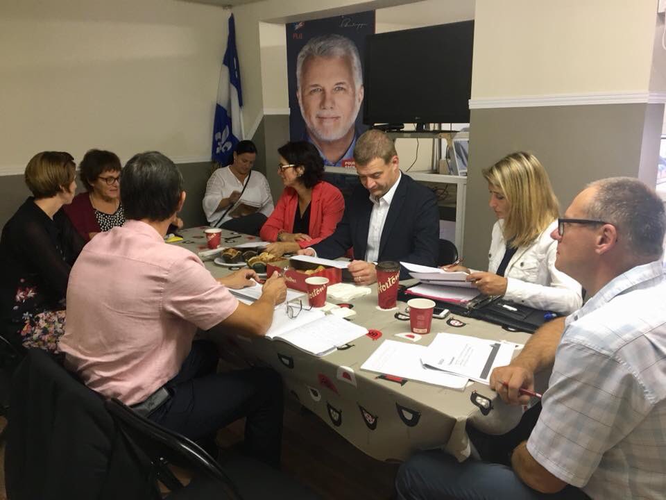 LucFortinSherby's tweet photo. Rencontre avec Tourisme Cantons-de-l'Est en compagnie de mes collègues.
On partage les enjeux de notre région et également les moyens de surmonter ceux-ci.
Fier de la collaboration que j’ai pu établir avec l’organisme depuis 4 ans #sherbyluc #polqc #pol2018 #quebec2018 #Tourisme https://t.co/skK5ck94Ct