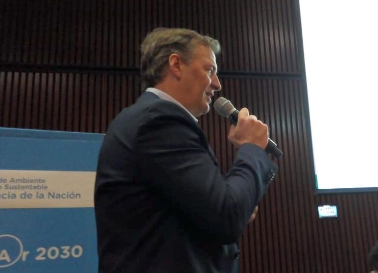 TNCLatinAmerica's tweet photo. "Desde las ONGs debemos apoyar el crecimiento forestal sostenible como impulsor de la conservación, más que como una amenaza para el medio ambiente", Santiago Gowland en el #SB18ba #ForestAr2030 https://t.co/y92KypKIUV