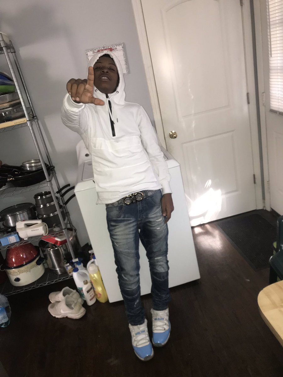 RackzRello's tweet photo. Hoodie season🤐✔️ https://t.co/d3Omoh8NJF