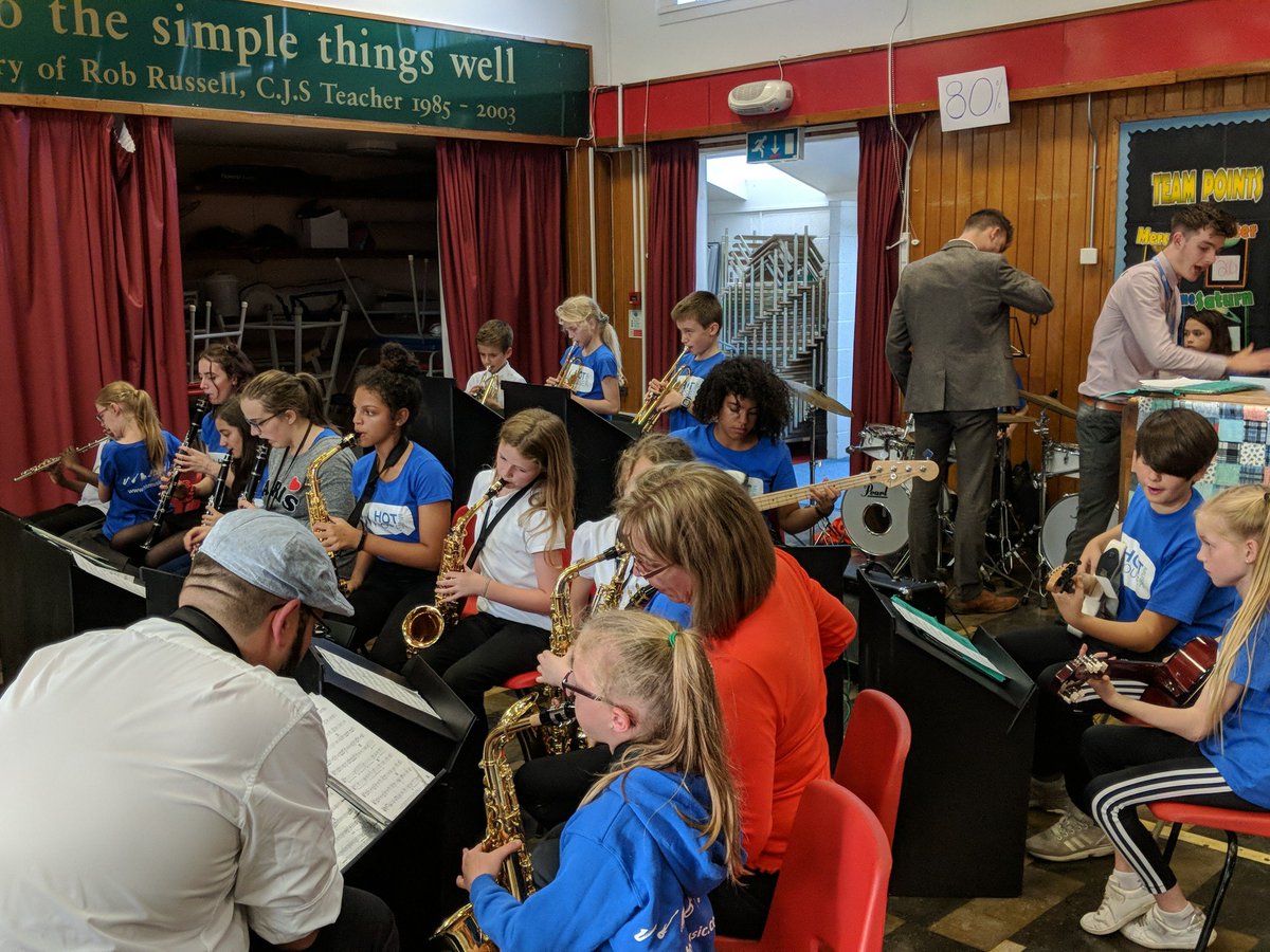 hhguitar1's tweet photo. The amazing hot shots at @cjs_derby playing "ants in the pants" ๐
They meet every Wednesday at 5pm
Interested in joining? Go to https://t.co/Jr6wNj4cxT
@HHMusicSchool
@hhyouthjazz
#hhmusic #hhguitar #hhintern #hhmatt
^ms https://t.co/nt9ravJZdH