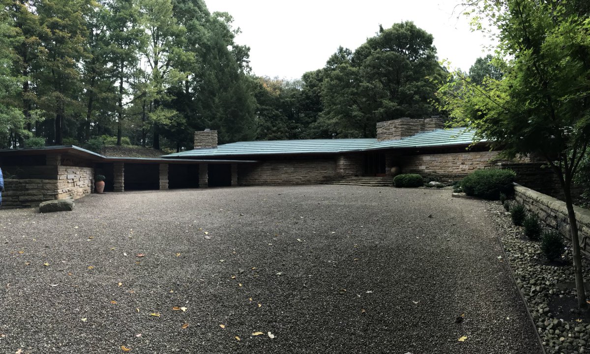 KellyAShannon's tweet photo. First stop on @MATPRA2018’s “Get Wright” Tour in @laurelhighlands - Kentuck Knob, AKA, the Hagen House. #MATPRA2018 https://t.co/RNIVAB4Yqp