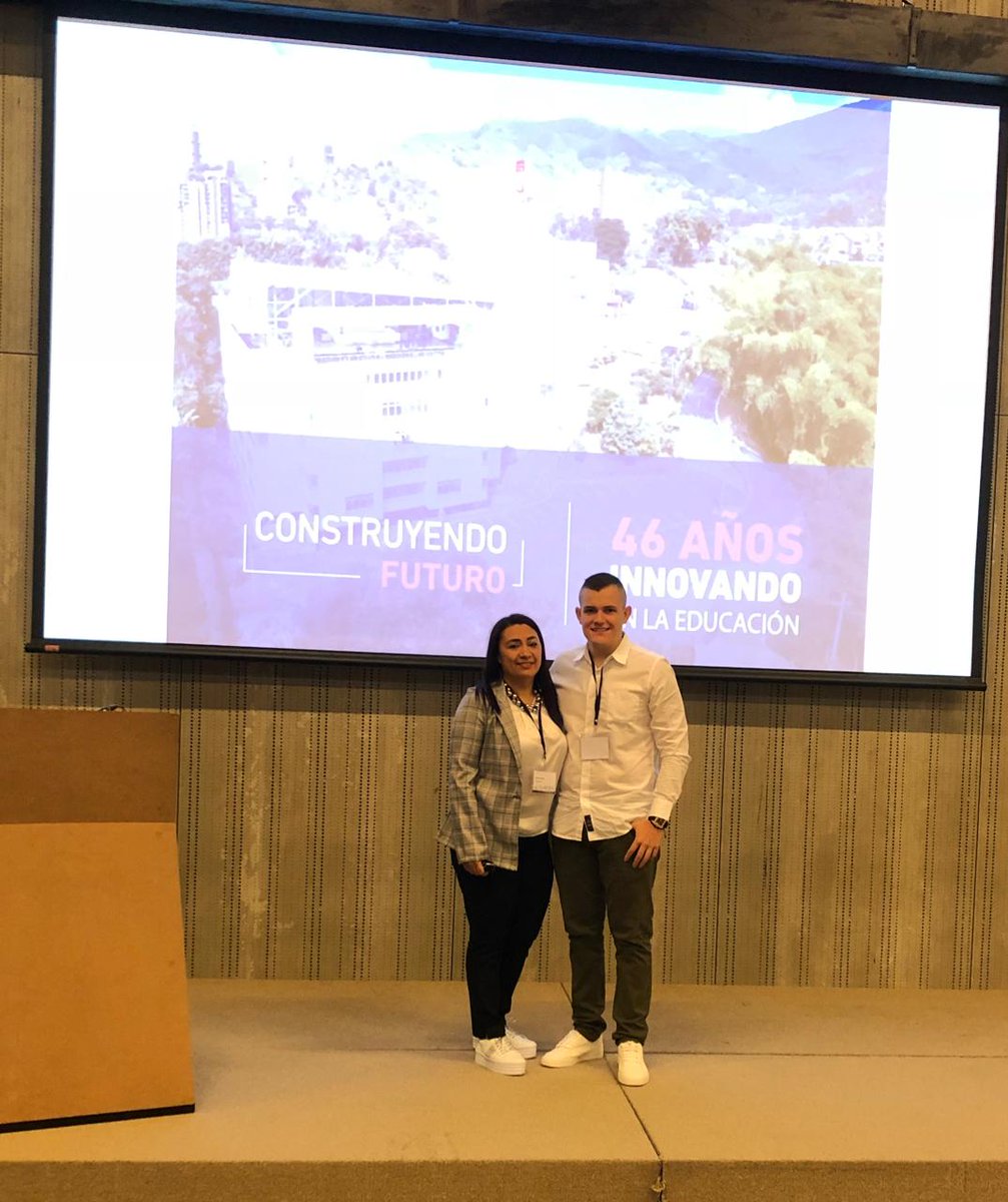 diegomazoc's tweet photo. Es un orgullo ver a estudiantes de @ceipabs acompañados por la docente Isabel Cristina Alzate Rendón, exponer los resultados de su trabajo investigativo en la XIX #CLAIO 2018 – SOPIOS. https://t.co/aIvThys13Y