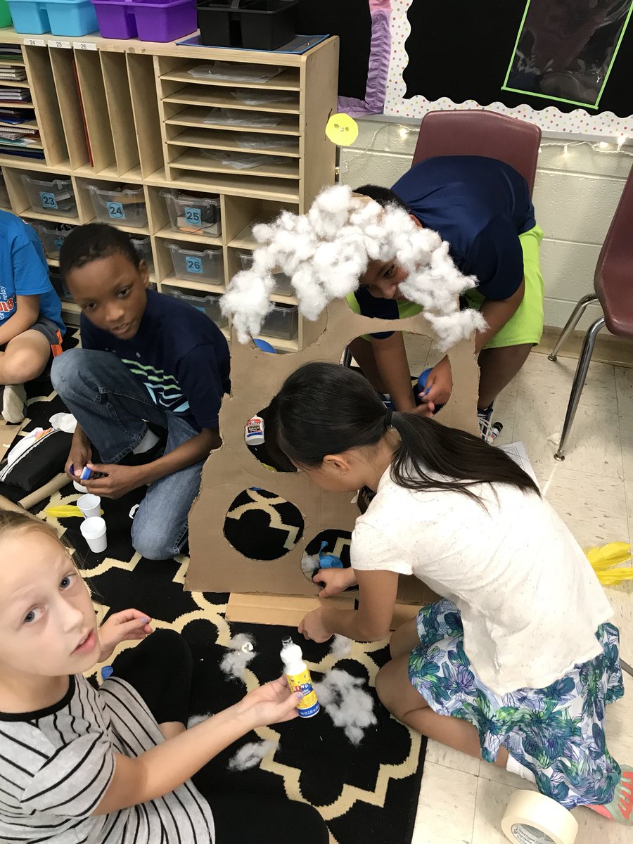 We are hard at work on our first PBL! We’re making “amazing race” checkpoints for different US regions we are studying. Can you tell what region this is for? ;) #ONEccps @EESMaher