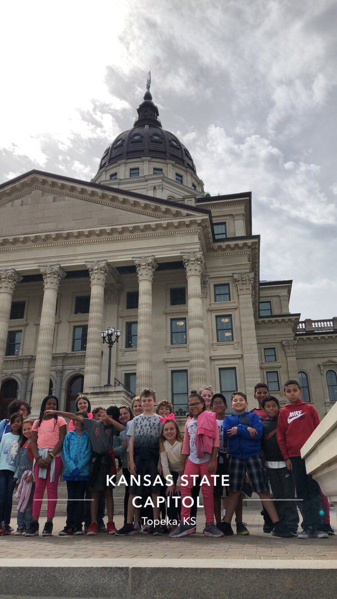 zhao_SMSD's tweet photo. 4th grade field trip to the Kansas State Capitol #Rockets512 https://t.co/hjlyiLEhXo