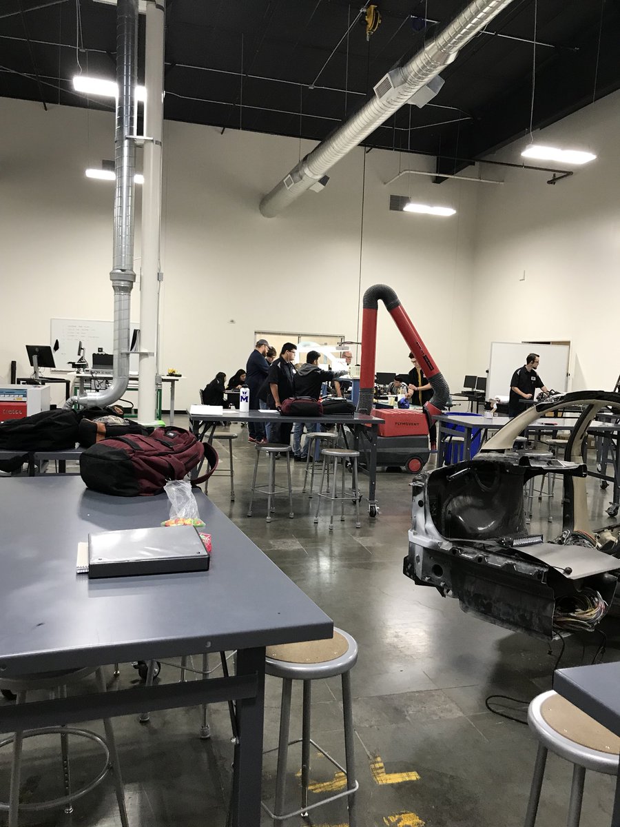 MrsCarterHLA's tweet photo. Got to visit CTEC in Salem and see how industry partnering with school disticts can bring about a first rate program at a fraction of the cost for a district! #orpdc #cte https://t.co/5C8arbgHx0