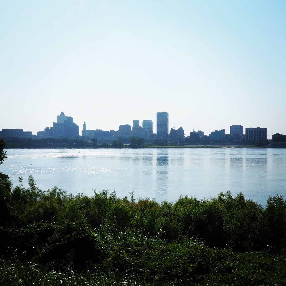 asumidsouth's tweet photo. One of the many fabulous views along the Mississippi River! Join us, October 6! https://t.co/ZeSXo1fzgb #leftbankfest #leftbankrace #5k #10k #travel #memphis #westmemphis #festival https://t.co/u4Hlh4mWDo