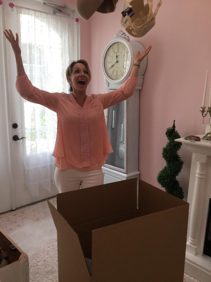 ab_skin's tweet photo. Weβre packing up the bras and sending them off to Zonta club of Melbourne. So now we have an empty chest for our bras for a cause event tomorrow evening!
#BrasforaCause #ZontaClubofMelbourne #AchieveBeautifulSkin #StopHumanTrafficking https://t.co/liYpweSRpV