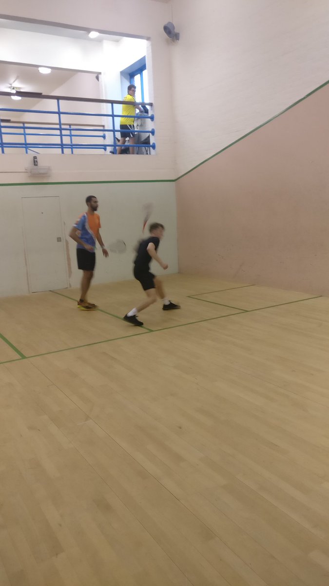 BrunelSquash's tweet photo. Wonderful turnout at our penultimate taster session today. Wonderful to see so many ladies who had never played squash before. Hopefully we'll be able to put together a women's team this year #WSWeek18 #INeedANewCamera https://t.co/dTUN4N6ACD
