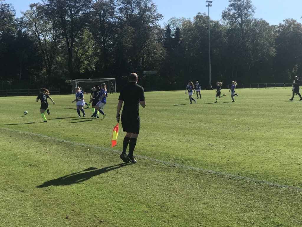 Thank you @hcowan @Gouldi10 @CristinaTork @MDSkinner83 for the hospitality and sharing of knwoledge today @BCFCwomen @BCFC. Best wishes! 🔵⚪️