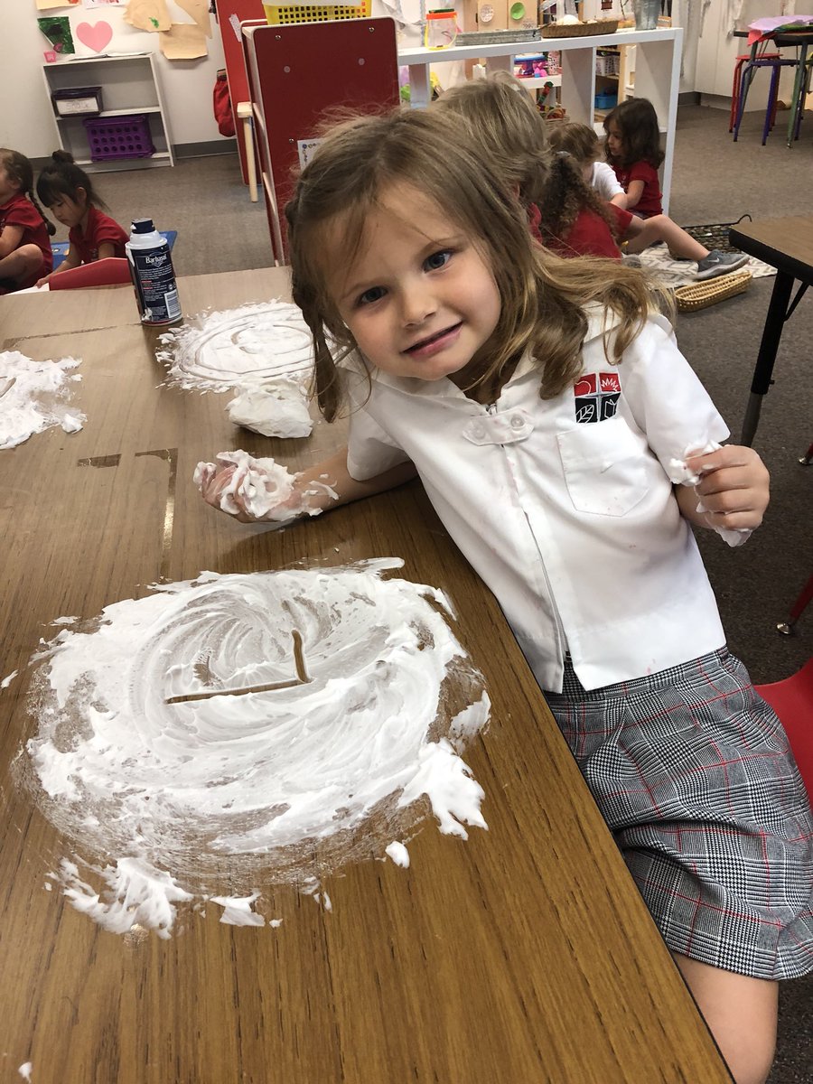 ms_mckim's tweet photo. Practicing our letters in shaving cream! Perfect activity for our unit in learning about our 5 senses! #WeAreHSES18 #voyagers @hsessaints https://t.co/at3Wt0p3sR