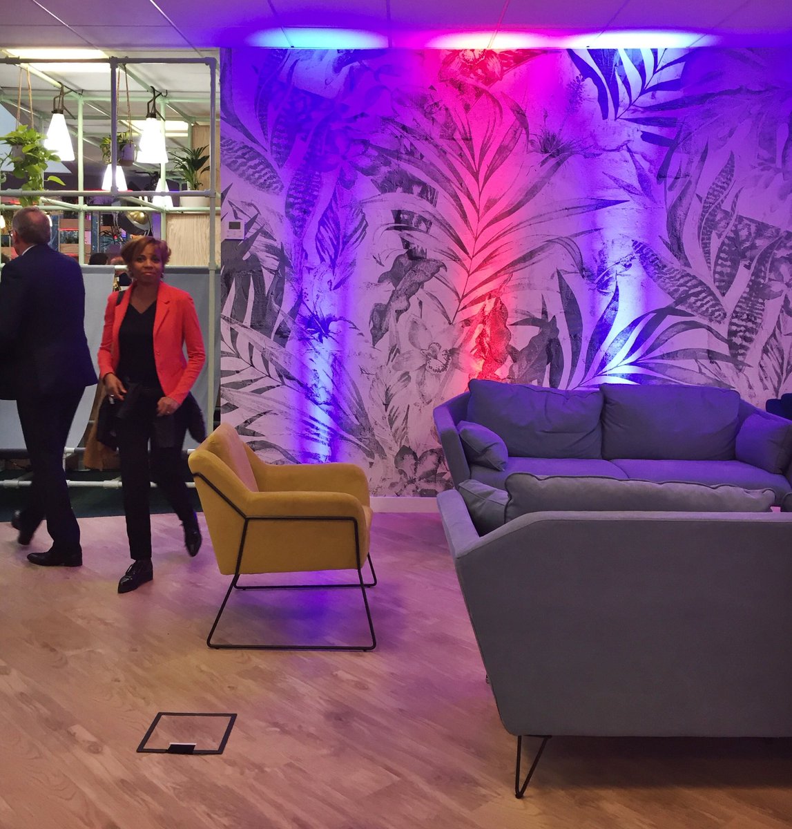 LEVENEMENTAsso's tweet photo. LÉVÉNEMENT en pleine visite des locaux du @FrEventBooster à @ViparisOfficiel ! Le commencement d’une belle aventure aux côtés de @ViparisOfficiel @GroupeNovelty @WeyouGroup & @SocOPENevents @UNIMEV_FR ! #eventprofs #LÉVÉNEMENT #FEB #LiveFEB https://t.co/IpL8z9iRHY