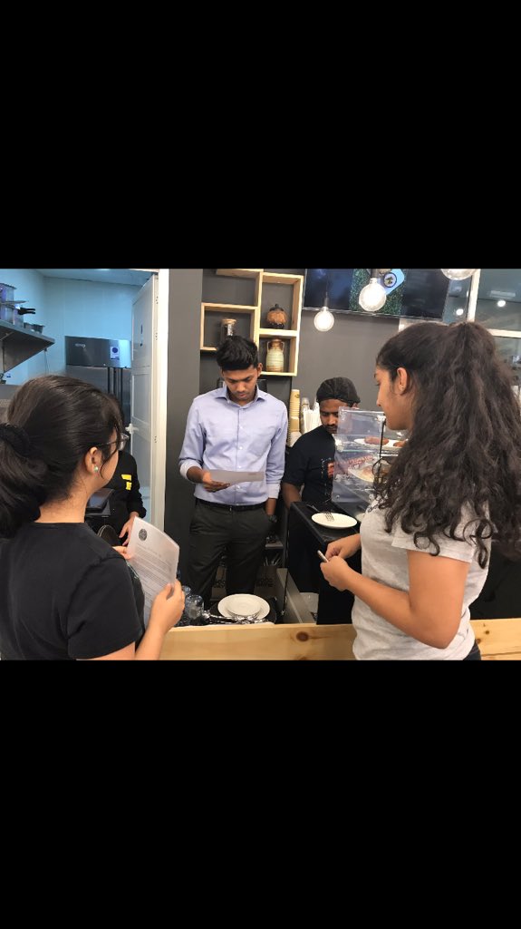 Pooja_Hari_'s tweet photo. Truly grateful to be a part of the #nostrawcampaign, a simple yet effective way to evoke a change, step by step. Thank you @KNargish @jay_vini @TraffordGregor1 @9and10GMA for giving us the opportunity of making a difference. https://t.co/YycunXR6Zv