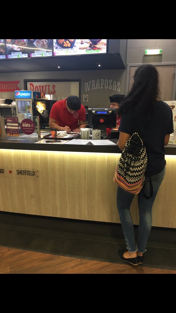 Pooja_Hari_'s tweet photo. Truly grateful to be a part of the #nostrawcampaign, a simple yet effective way to evoke a change, step by step. Thank you @KNargish @jay_vini @TraffordGregor1 @9and10GMA for giving us the opportunity of making a difference. https://t.co/YycunXR6Zv