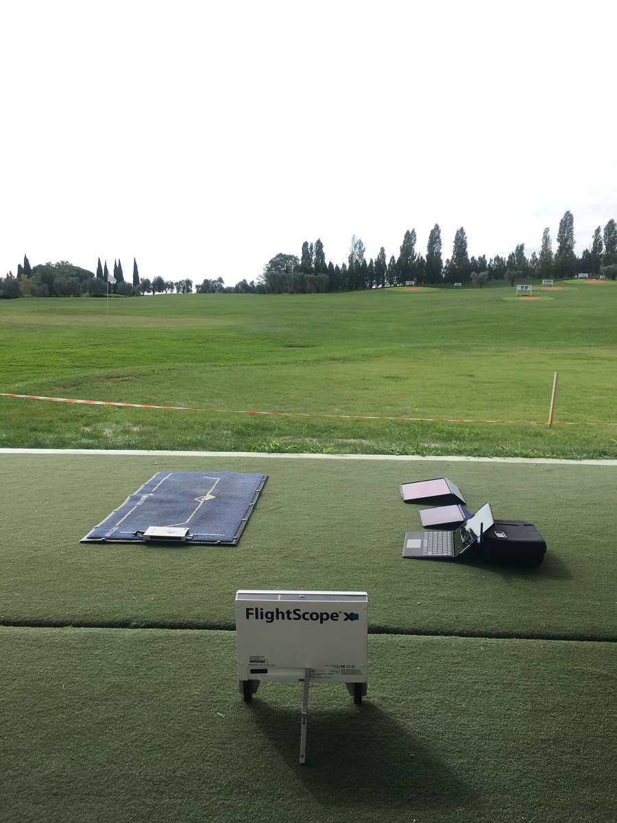 ZanardelliGolf's tweet photo. Finita la prima giornata di Golf Clinic con il grande Chuck Cook a @Gardagolf. Siamo pronti per iniziare il secondo giorno ed aiutare altri 6 giocatori a sviluppare impatti più solidi e corretti! #chuckcook 👍 https://t.co/nYxkYKqkZA