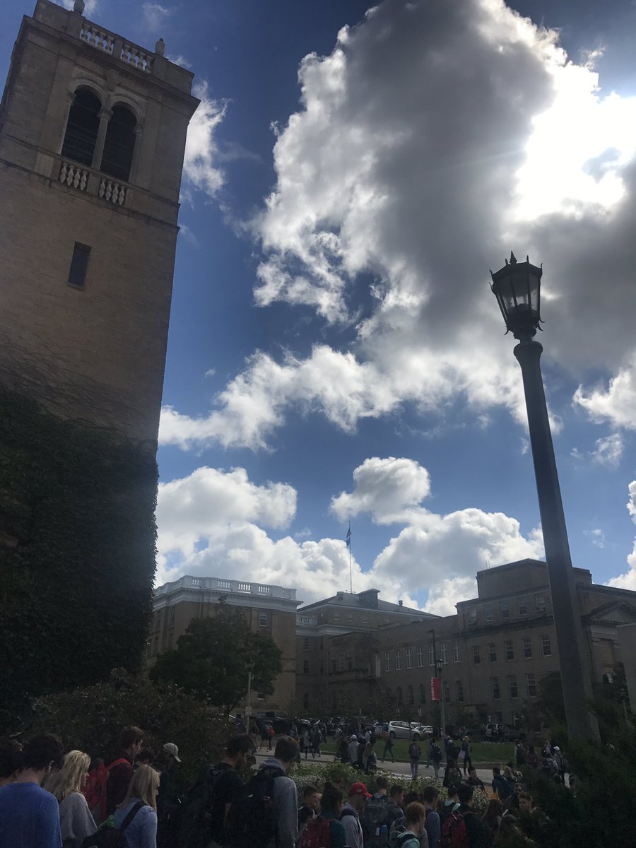 benzimmermanAOS's tweet photo. Some great puffy cumulus clouds showing up at social sciences building after AOS 100 lecture today. @AOS100_2018 https://t.co/zMEpf9cIwv
