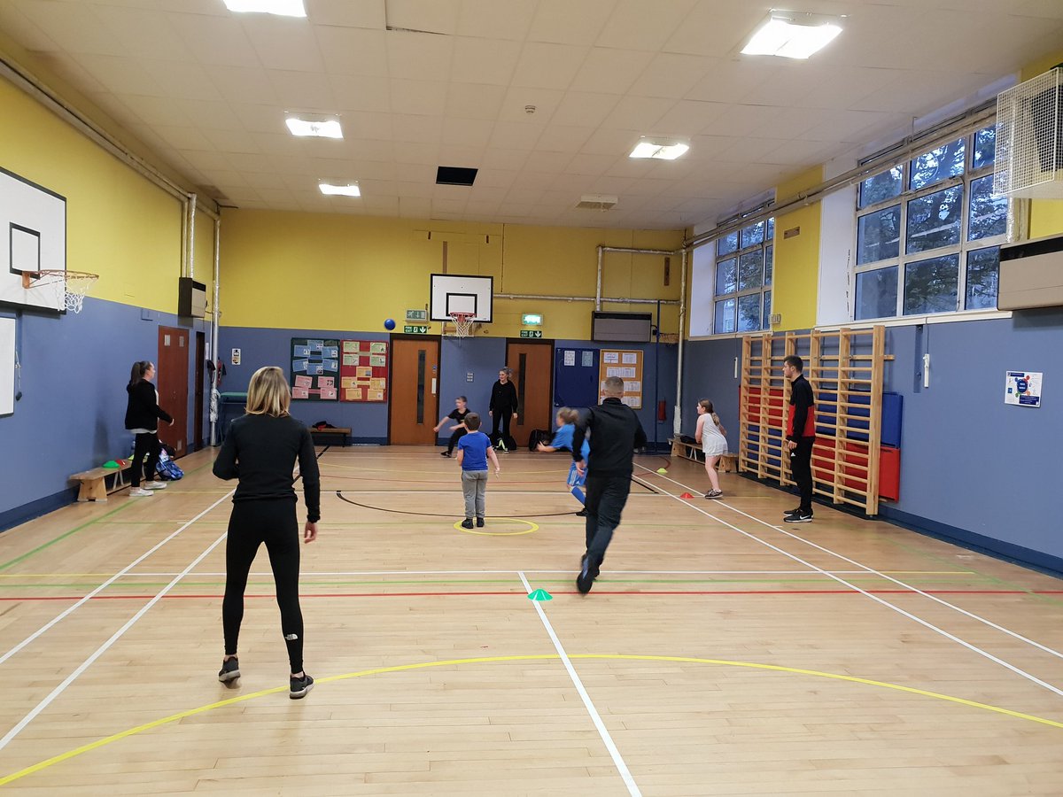 333Davidclark's tweet photo. At @WalkerRoadSch @AFCCT Dons family in Training our families were setting their SMART Goals for the week as well as taking part in physical activity. #PartnerSchools2018 #Goalsetting #FamilyEngagement https://t.co/dqsjC45IrM