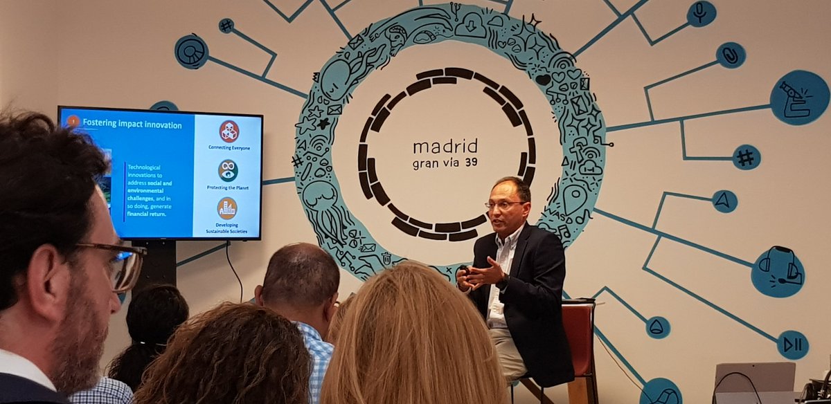 joaosimoes85's tweet image. #RSCTech José María Bolufer de @Telefonica hablando de #innovacion sostenible @GoTechMadrid