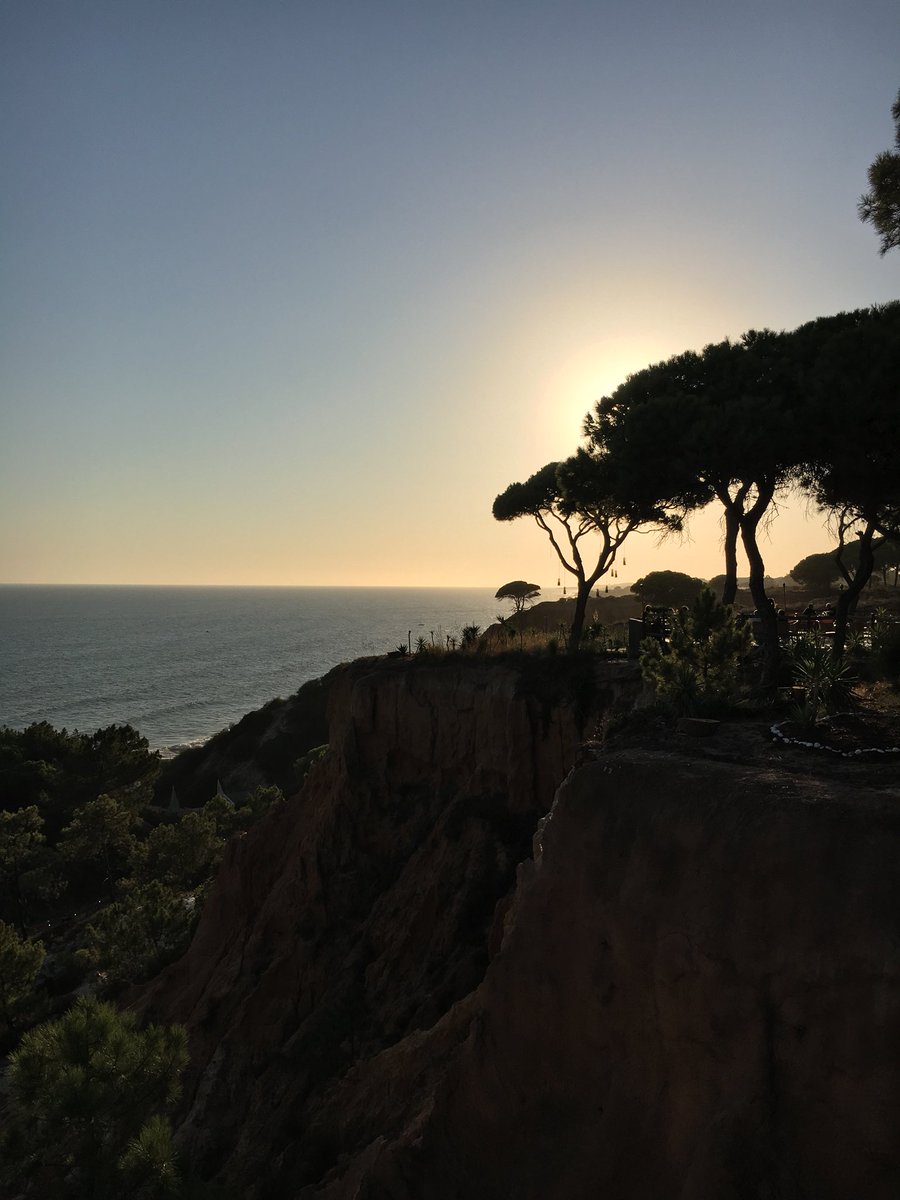 jcvplus's tweet image. As conference venues go, I’d say Albufeira, Portugal has what it takes. #NetEvents18 networking reception on Sunset Deck with @NetEventsTV . @VanillaPlus @IoTNow_ @IoTNowTransport @IoTGN