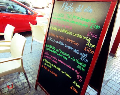 Hoy #juernes nos vamos de comida a La Mora. Y los #platosdeldia de hoy son éstos. Mmmm