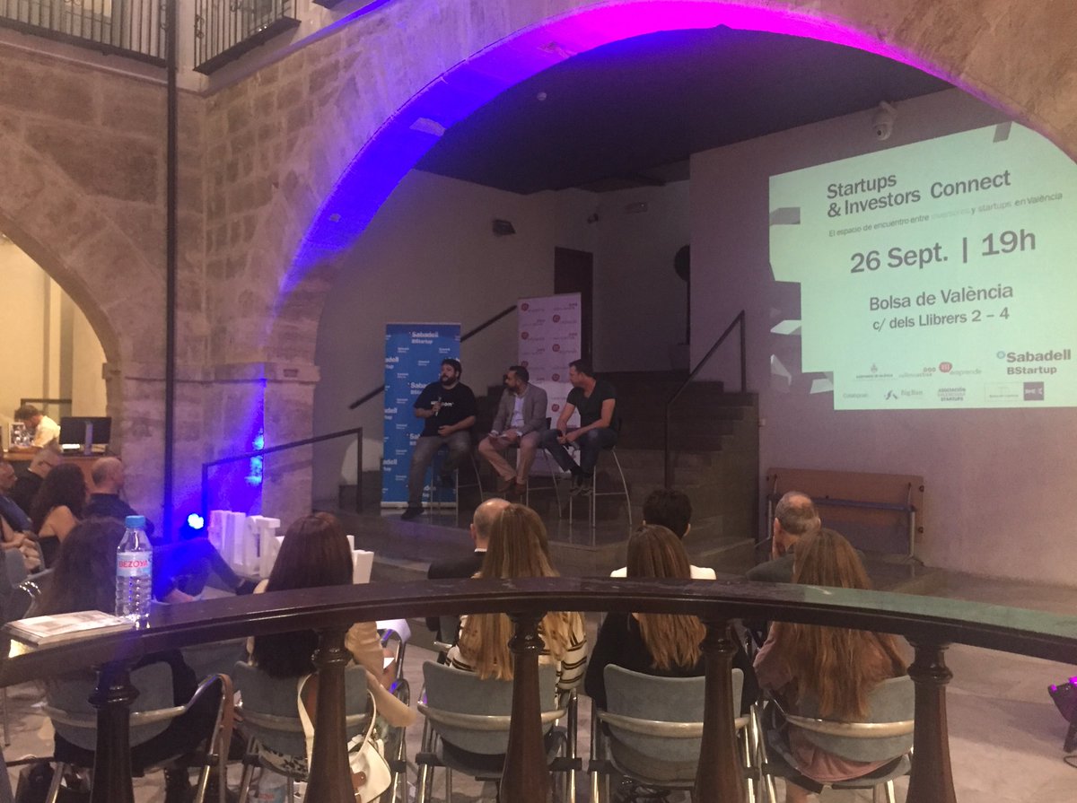 vlciconnect's tweet photo. Comienza #Tech4Equity Connect con:

🧔🏻 @tohuerta 
👱🏼‍♂️ @JonFatelevich 

#SIConnect https://t.co/xIqAtmOyEF