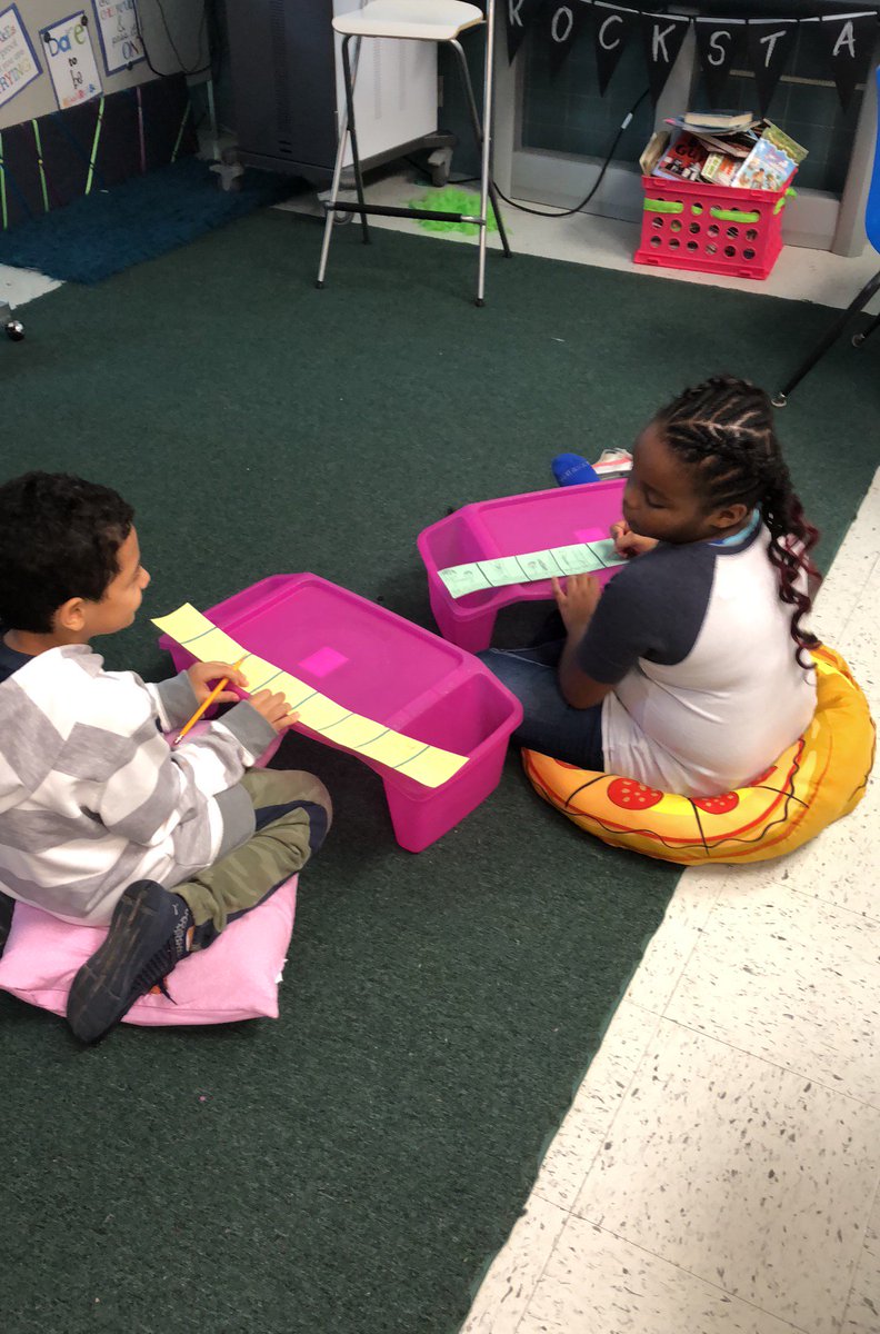 msalmalopez's tweet photo. Our class is finishing up their Story Strips and sharing...all part of our mission to become expert readers.  #gatorsdeserveit19 @GuilfordEle https://t.co/wtzB47ywml