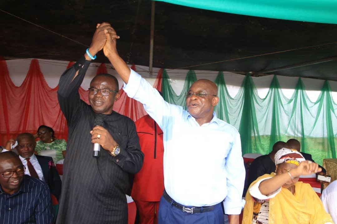 EdokoWilson's tweet photo. @OfficialPDPNig presidential aspirant @SenDavidABMark being welcomed by the Governor of Enugu state @GovUgwuanyi when the Campaign team visited Enugu the state capital.
@yemi_adebowale
@GovernorKaslas
@RadicalYouthMan @MarkOfHope
#MarkOfImpact https://t.co/XlNgesooHt