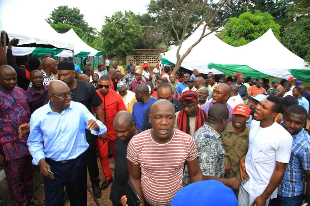 EdokoWilson's tweet photo. @OfficialPDPNig presidential aspirant @SenDavidABMark being welcomed by the Governor of Enugu state @GovUgwuanyi when the Campaign team visited Enugu the state capital.
@yemi_adebowale
@GovernorKaslas
@RadicalYouthMan @MarkOfHope
#MarkOfImpact https://t.co/XlNgesooHt