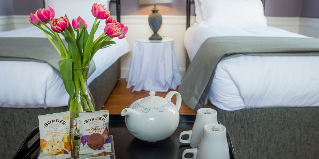 BorderBiscuits's tweet photo. The same exceptional biscuits in bitesize form, wrapped up and ready to welcome you wherever you're staying
#minipacks #biscuitjoy https://t.co/oNmt54isjH