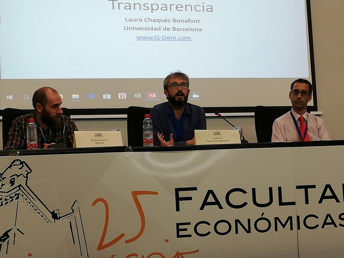 rafacamu's tweet photo. #CIT18 @dcabo cuenta el desarrollo de @civio y destaca la labor de esta fundación, diferenciada de otras a través de su trabajo basado en periodismo de datos #ddj y fuentes primarias, como @quien_manda, #Medicamentalia, #DondeVanMisImpuestos... https://t.co/O4V3SaXsho