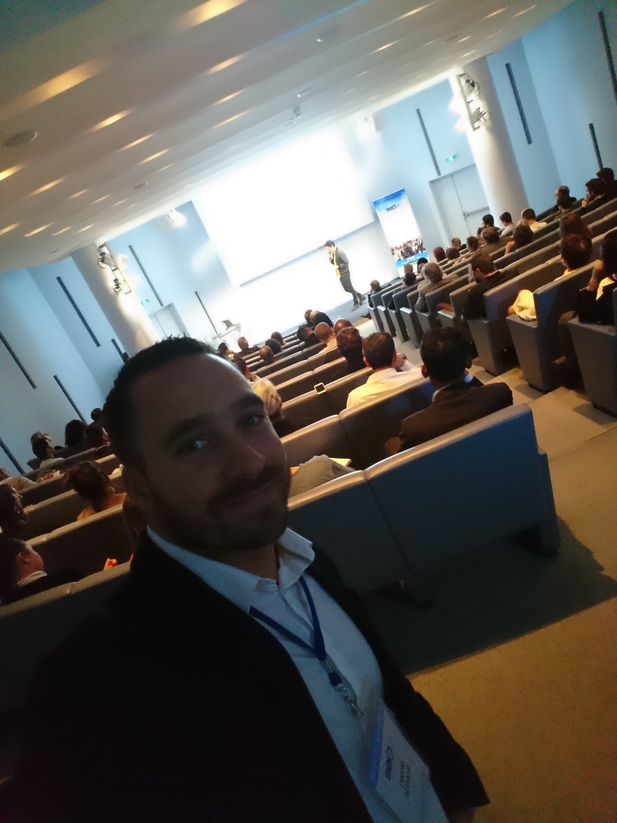 d2od91's tweet image. Conférence pleine ! Joyeux anniversaire @seofr_ ! #teachingconference #20ans #seo