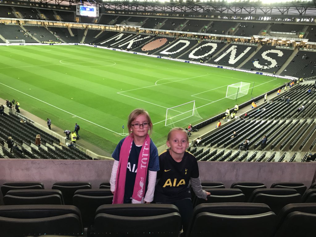 jellysbellytots's tweet photo. Waiting for Spurs to come out and warm up! #COYS https://t.co/yIbRarwmI2