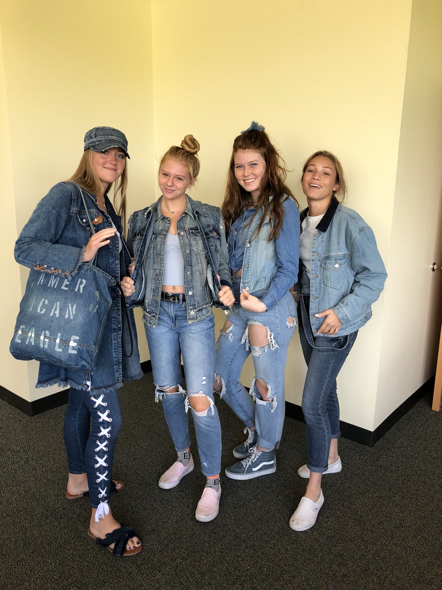 grace_morlock's tweet photo. Who can do denim day better? No one. @lakerspirit #Mslakerspirit https://t.co/GCVCtIBB4b