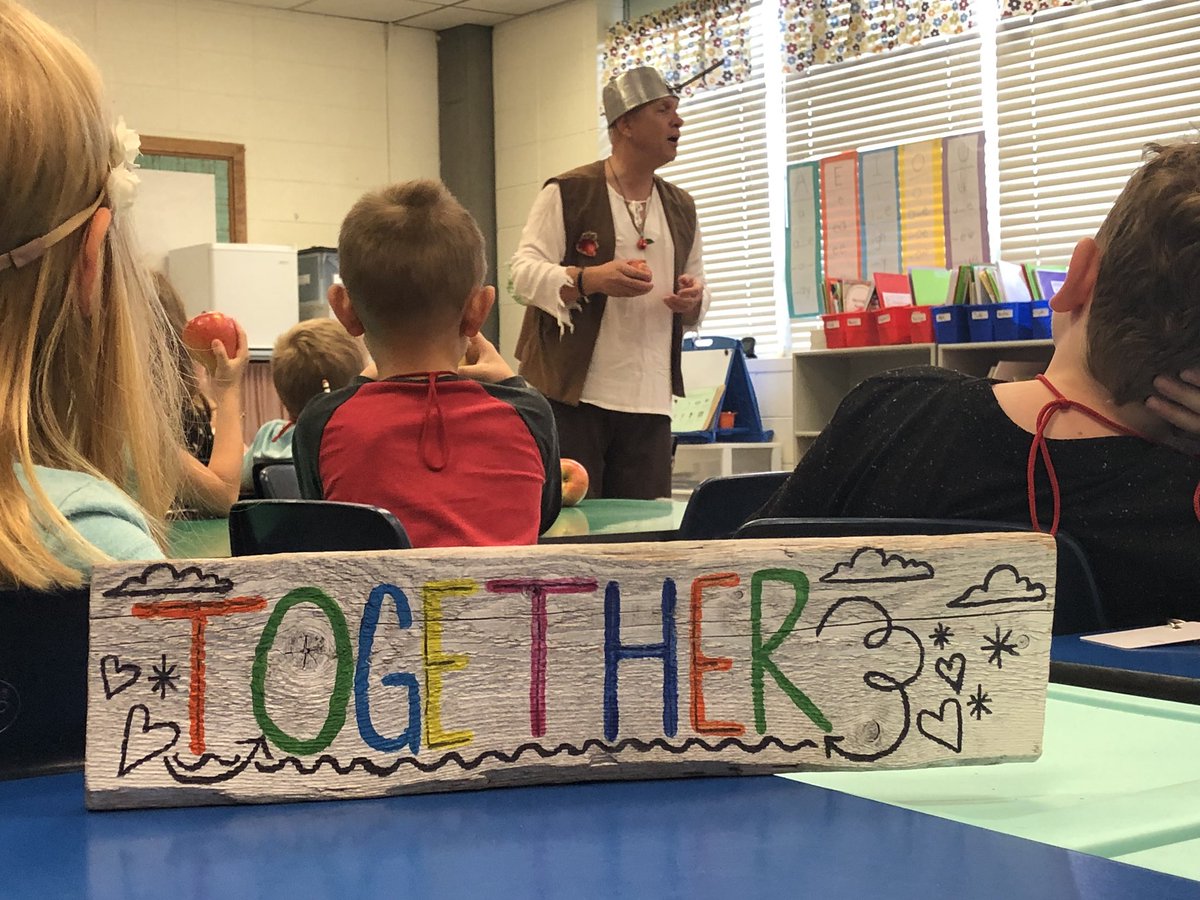 BolivarPrimary's tweet photo. Quite the occasion today as Johnny Appleseed dropped in to visit 1st-grade classrooms! #BPSTogether #GoLiberators https://t.co/ns03zYeslK