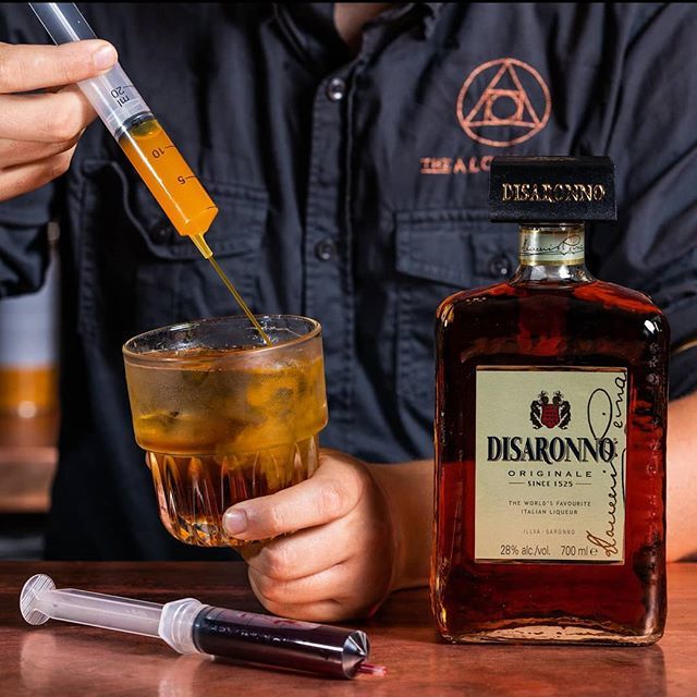 Cocktailsinthec's tweet photo. Pick your potion: @thealchemistuk @disaronno_official for #CITCLPL this Oct
Peachberry Cream
30ml Disaronno
7.5ml Woodford
Top Cream Soda
A choice of strawberry or peach syrup infused with metallic powders https://t.co/GoXTZmhF94 https://t.co/sIEB8E2k3o
