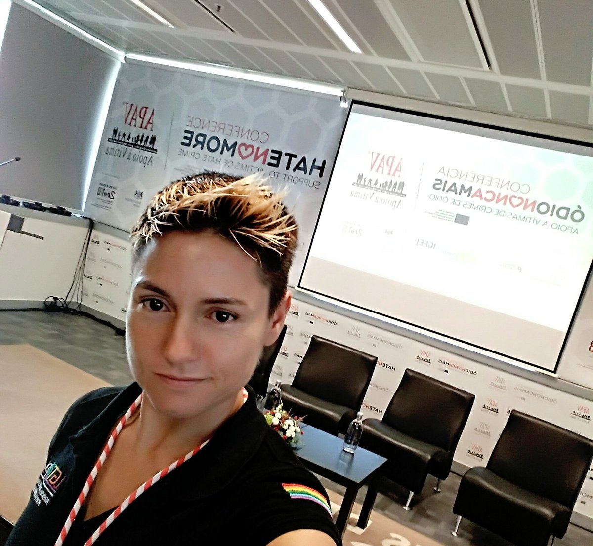 mediosLGTBIPOL's tweet photo. En la #FinalConference perteneciente al proyecto #HateNoMore, donde se expone el tratamiento de las víctimas de #DelitosDeOdio en diferentes países, desde las diferentes áreas de implicación en la materia. 
@policia @lgtbipol @cep_cepolicia #AtencionAVictimas https://t.co/RTVvUXOmFb