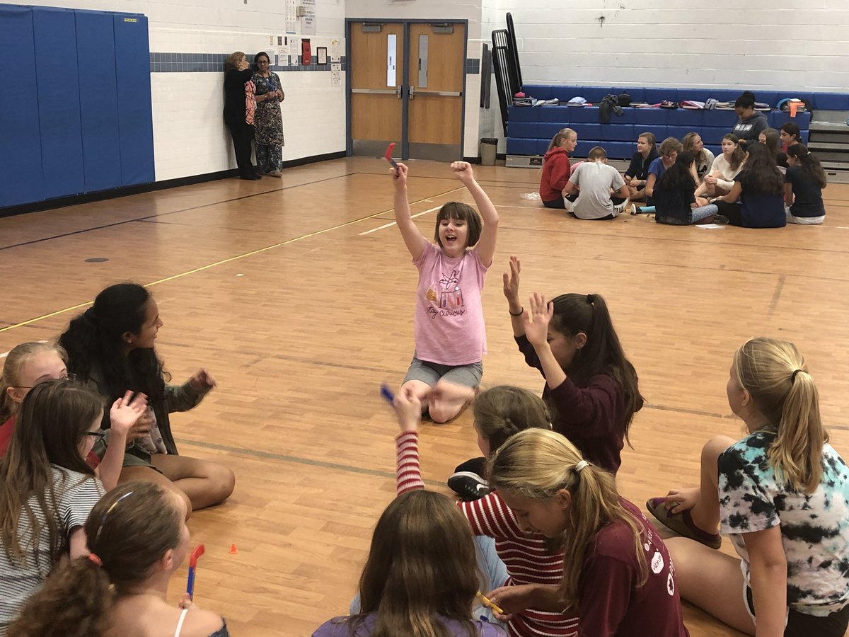 OdellBlanco's tweet photo. Our first @bestbuddies meeting of the school year.  Making new friends and sharing good times with our peers.  @LongfellowFCPS https://t.co/WbfqRB2PQ3