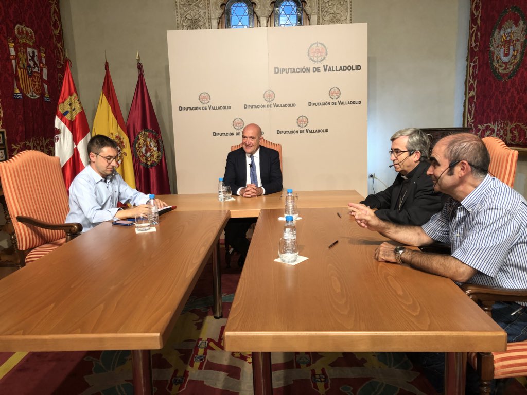 Ahora continuamos en <a href="/ConcejosTV/">Concejo Abierto</a> <a href="/la8valladolid/">La 8 Valladolid</a> con pte.<a href="/JesusJCarnero/">Jesus Julio Carnero</a>,obispo auxiliar <a href="/archiValladolid/">Archidiócesis de Valladolid</a> #LuisArgüello y profesor <a href="/UVa_es/">Gabinete de Comunicación Universidad de Valladolid</a> <a href="/jaimefoces/">Jaime Foces Gil</a> hablando de #patrimonio y #cultura #endirecto <a href="/DeselcaEventos/">Deselca Eventos</a> facebook.com/La8Valladolid/…