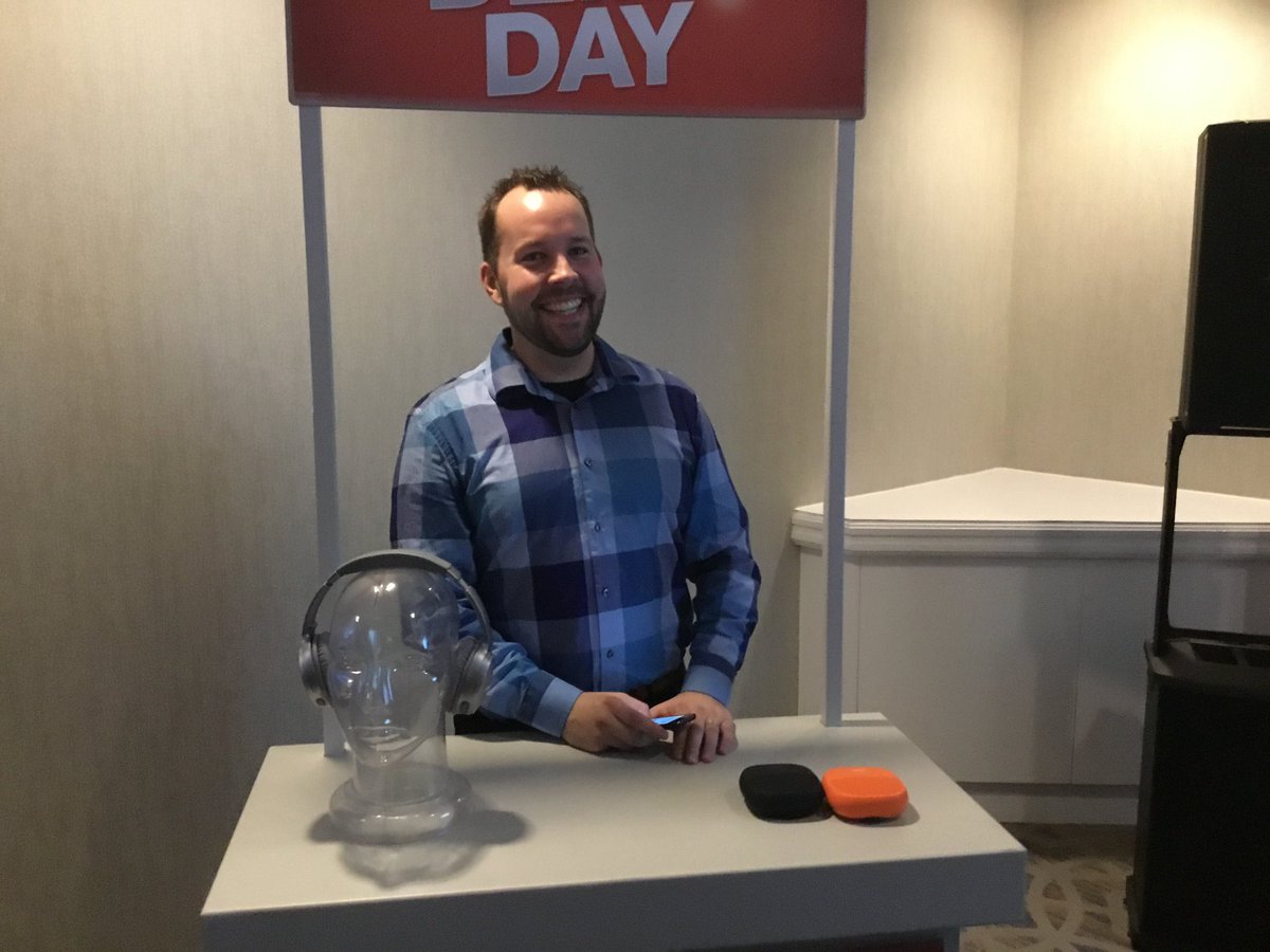 RobergeKatelyn's tweet photo. Bose is an amazing vendor at the  staples symposium ! Thanks for the demos !!! @StaplesCanada @StaplesLearning #staplestech @Bose https://t.co/Mz4sPfRRmQ