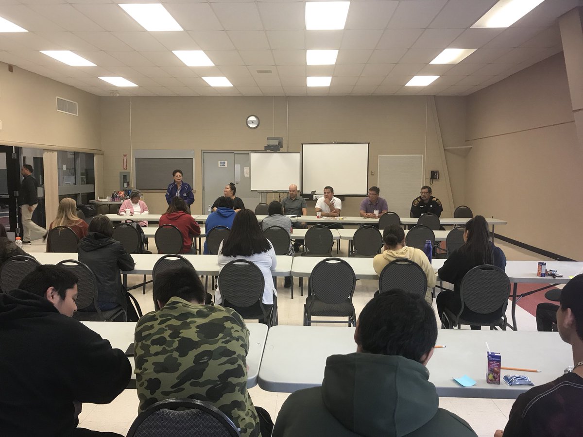 CFnmic's tweet photo. Field trip to Oneida to learn about the Elected political body and hear from community leaders. #leaders #experientiallearning #firstfieldtripoftheyear #gooddaylearningtogether https://t.co/H7E1Dpwu6T